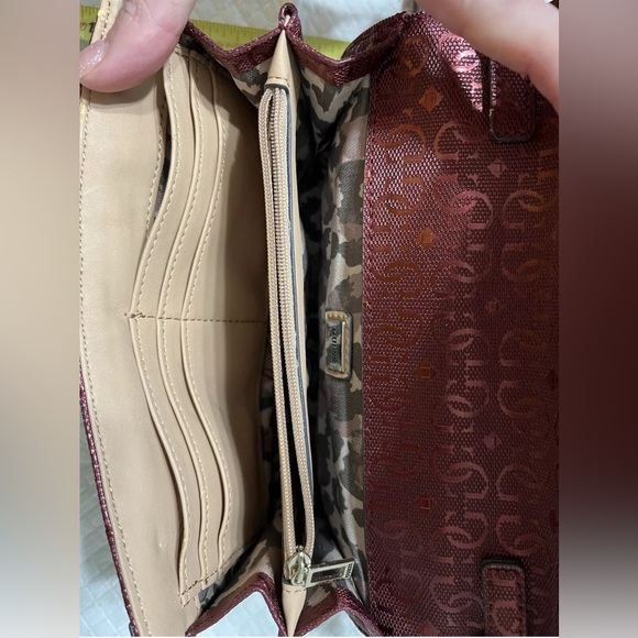 Guess Crossbody Purse Adjustable Removable Strap Juliet Wallet Burgundy Bag read - Picture 5 of 12